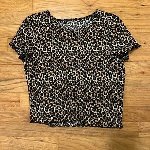 American Eagle Cheetah Tee, Size Women’s Medium